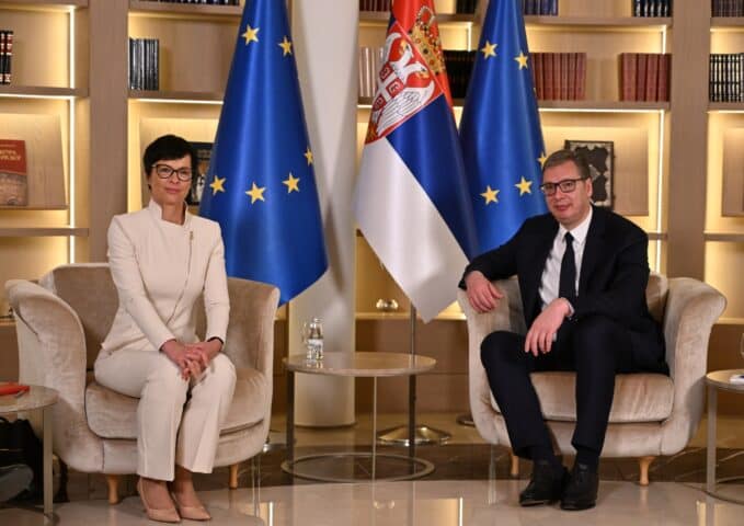 Vuçiq sulmon Marta Kos para vizitës në Kosovë: Nuk flas me ata që i duan të keqen Serbisë Vuçiq sulmon Marta Kos para vizitës në Kosovë: Nuk flas me ata që i duan të keqen Serbisë