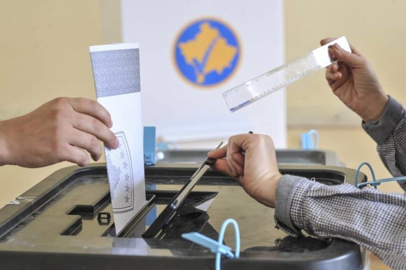 Vazhdon regjistrimi i diasporës për votim, mbi 29 mijë kërkesa të pranuara nga KQZ Vazhdon regjistrimi i diasporës për votim, mbi 29 mijë kërkesa të pranuara nga KQZ