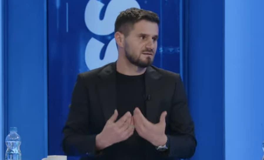 “LDK po thotë që nuk jemi të interesum me qenë të ashpër ndaj Kurtit”, Parim Olluri thotë se nuk u respektuan figurat që kundërshtuan pushtetin “LDK po thotë që nuk jemi të interesum me qenë të ashpër ndaj Kurtit”, Parim Olluri thotë se nuk u respektuan figurat që kundërshtuan pushtetin