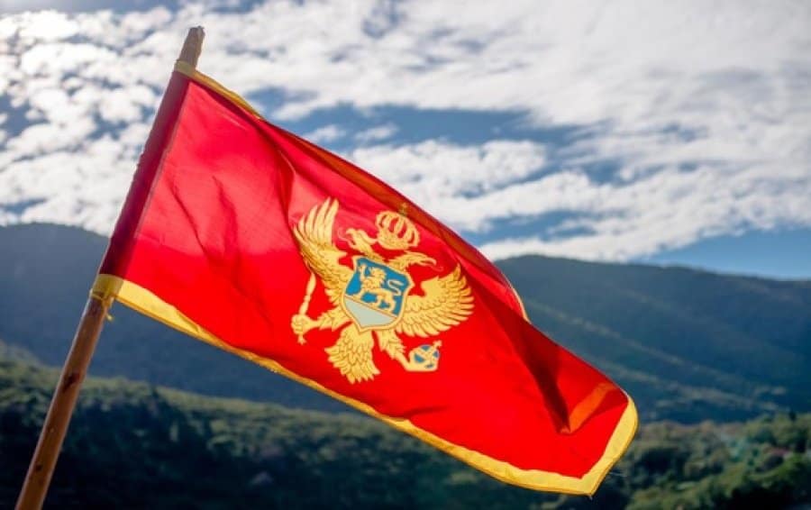 Një Komunë në Mal të Zi voton për anulimin e njohjes së pavarësisë së Kosovës, partia që e drejtonte Gjukanoviq s’rrinë në sallë Një Komunë në Mal të Zi voton për anulimin e njohjes së pavarësisë së Kosovës, partia që e drejtonte Gjukanoviq s’rrinë në sallë