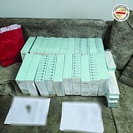 Doganat e Maqedonisë: Një mjek dhe infermiere kapen me 199 shishe Botox kontrabandë nga Korea Doganat e Maqedonisë: Një mjek dhe infermiere kapen me 199 shishe Botox kontrabandë nga Korea
