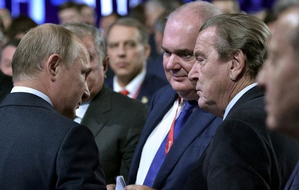 Putin propozon ish-kancelarin gjerman Schroeder si ndërmjetës për luftën në Ukrainë Putin propozon ish-kancelarin gjerman Schroeder si ndërmjetës për luftën në Ukrainë